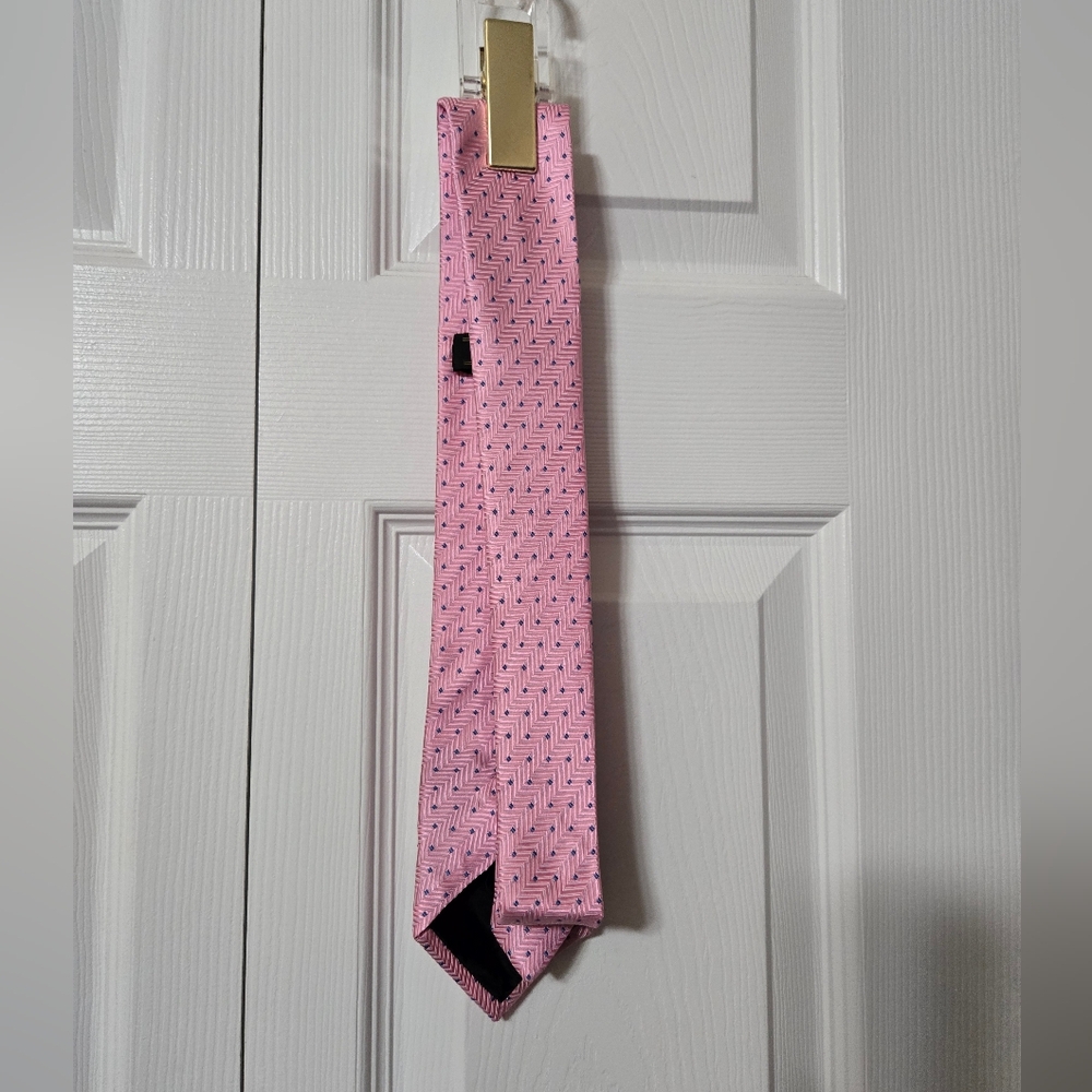 Kailong Pink Men's Tie, Blue Square Accent Design, 58 Inches Long, NWOT - Picture 6 of 8